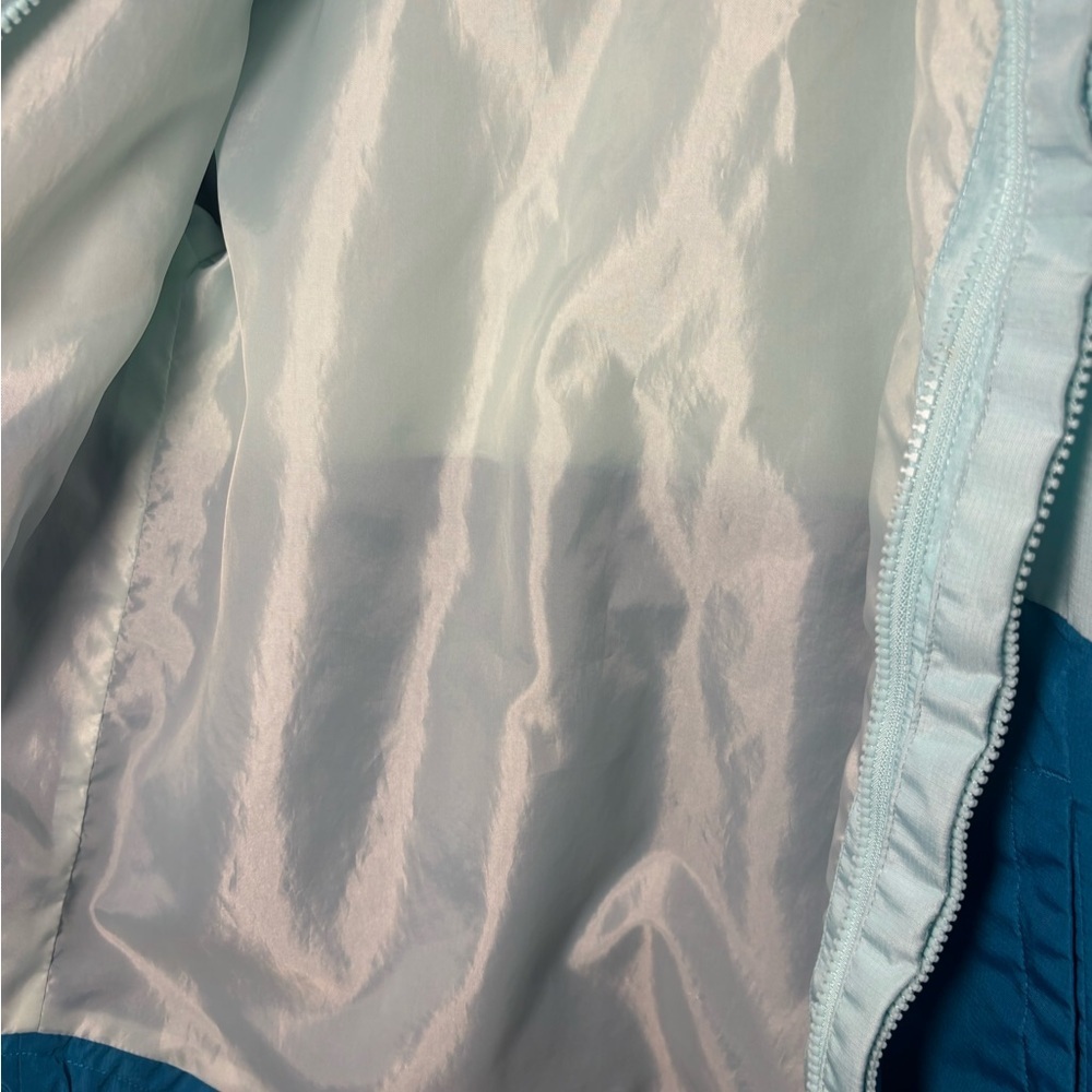 Eddie Bauer Two-Tone Blue Kids jacket - Picture 4 of 9